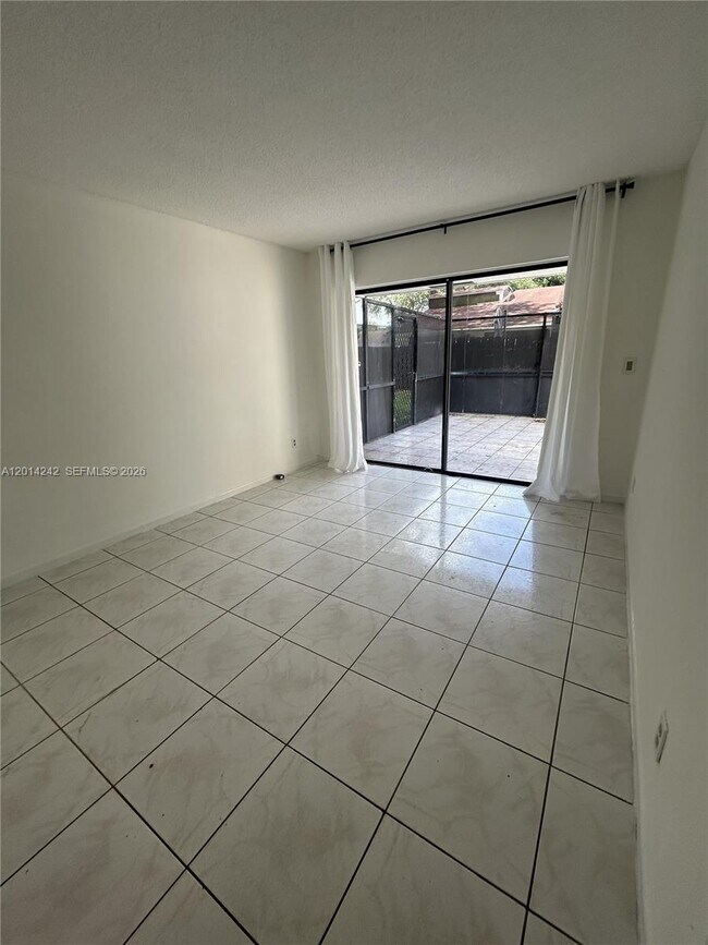 Building Photo - 6804 SW 37th St