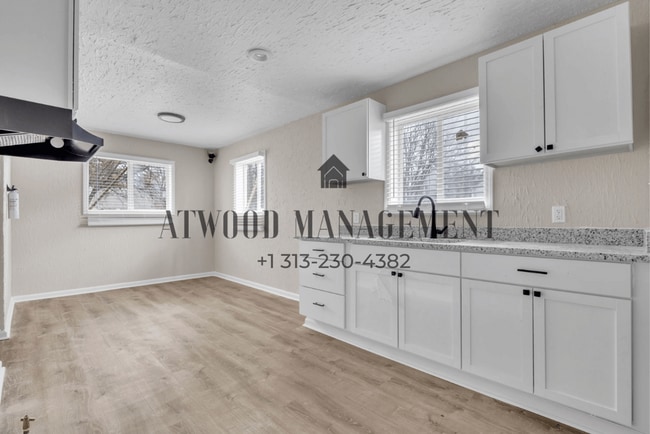Building Photo - This beautifully updated 2-bedroom, 1-bath single-family home is ready for move-in!