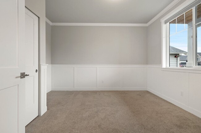 Building Photo - Newer 4-Bedroom Home in Bremerton