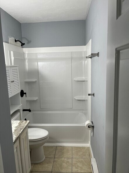 full bath - 85 Riverview Pl