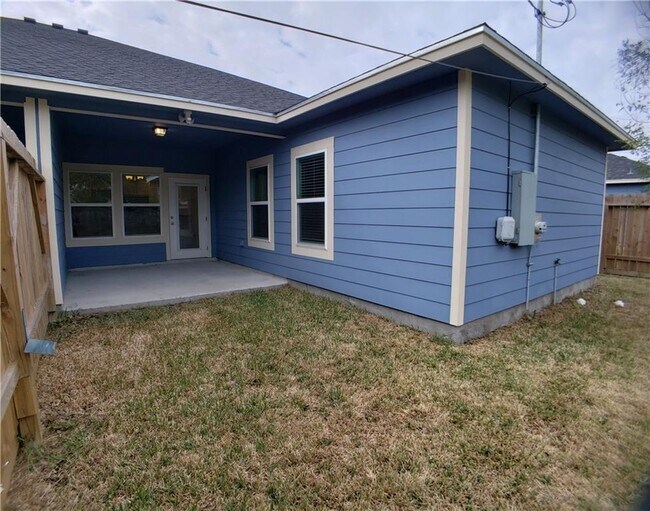 Building Photo - 1638 Clare Dr