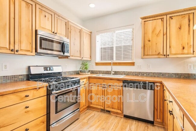 Building Photo - 20269 Knightsbridge Pl