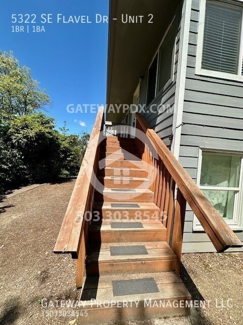 Building Photo - 5322 SE Flavel Dr. Unit #2