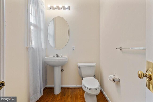 Building Photo - 54 Nestlewood Way