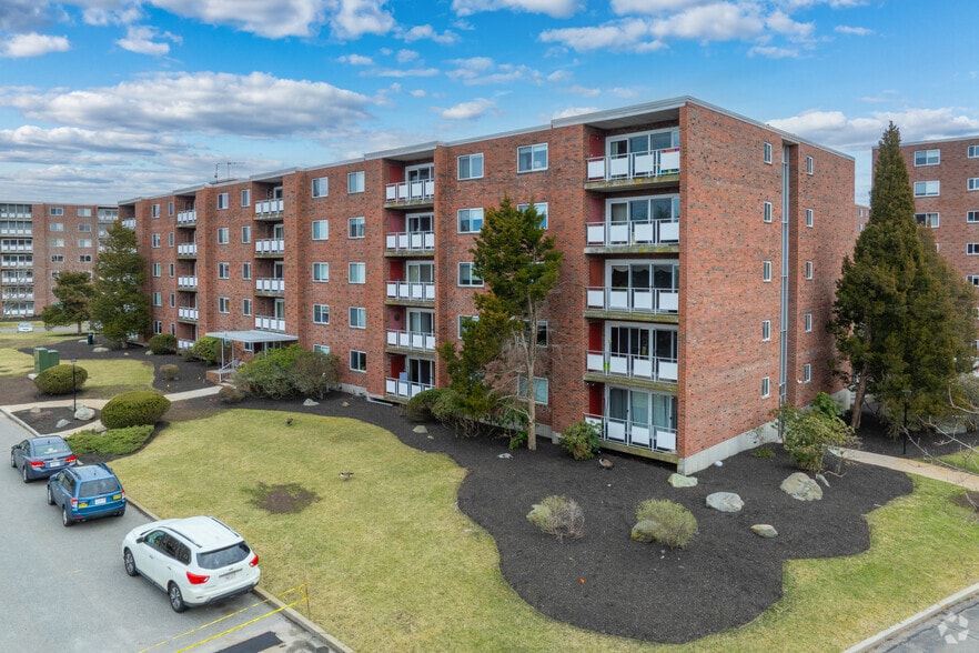 Building Photo - Hill Estates