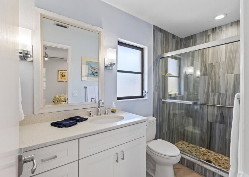 Building Photo - 669 107th Ave N