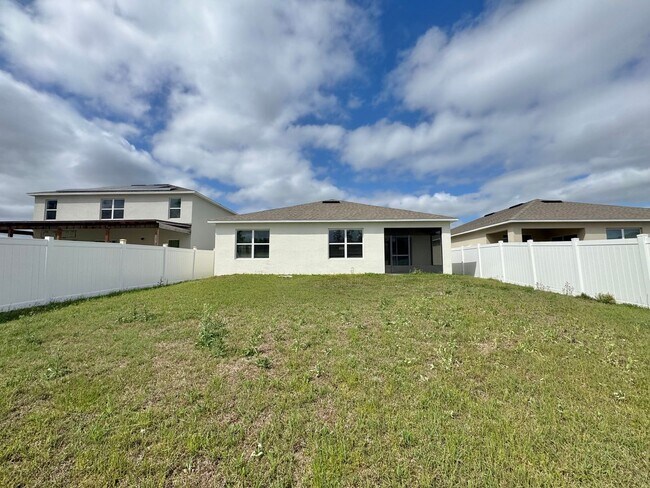 Building Photo - 632 Autumn Stream Dr