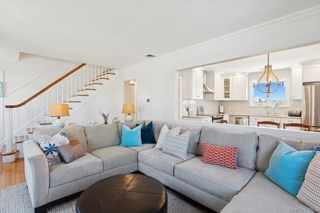 Building Photo - 1110 Gillette Dr