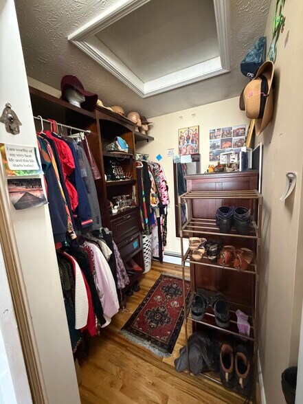 Walk in closet - 207 Pasture Dr