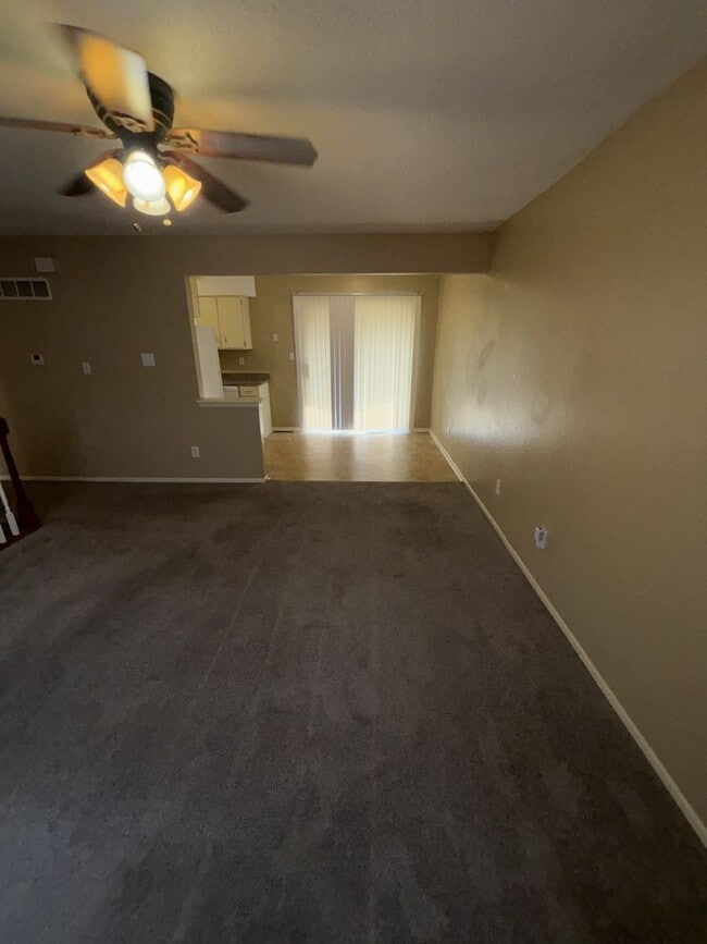 Building Photo - AVAILABLE NOW! 3 Bedroom 2.5 Bath in Lee's Summit MO $1,495.00