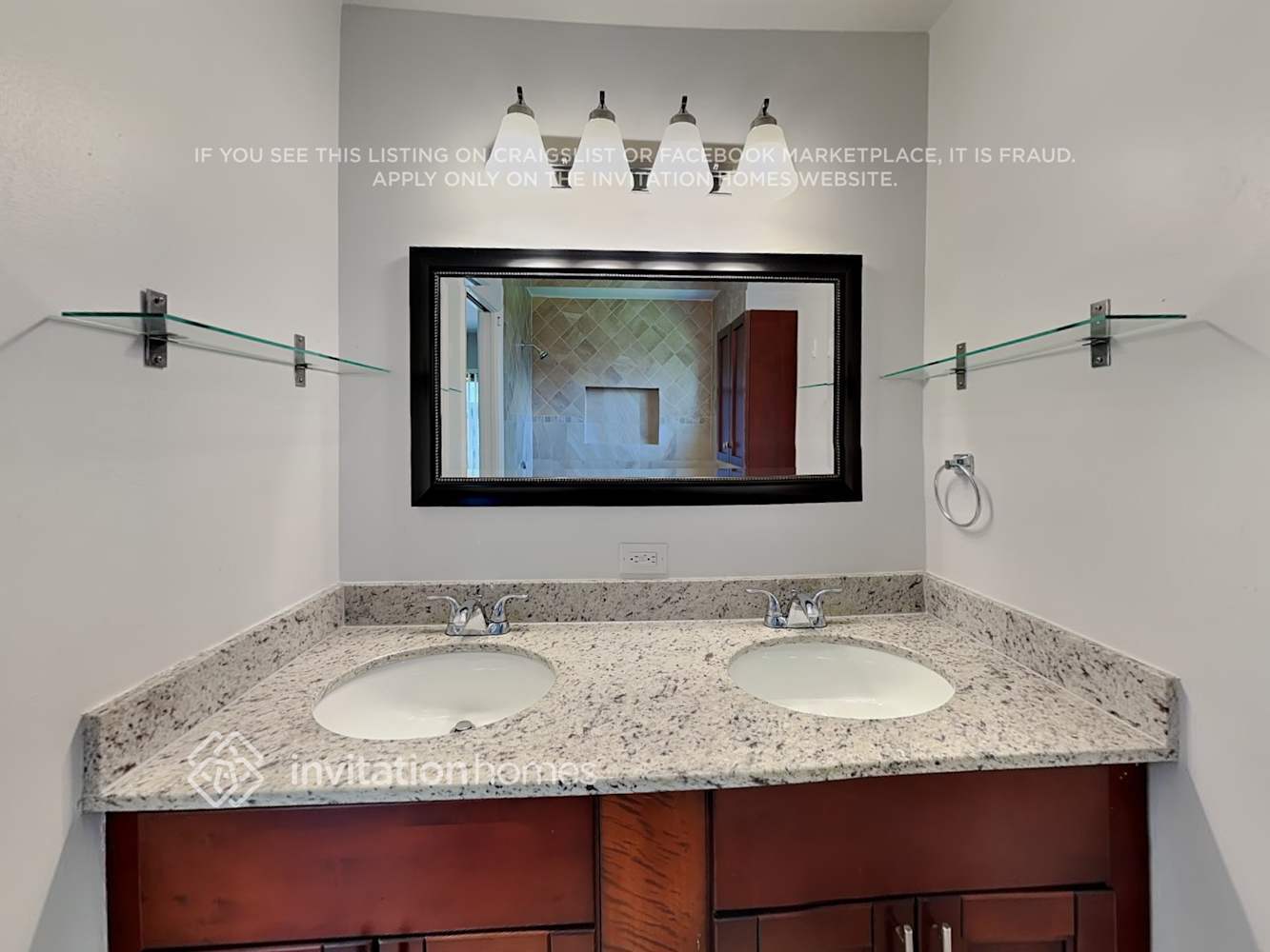 Building Photo - 562 SW 168th Way