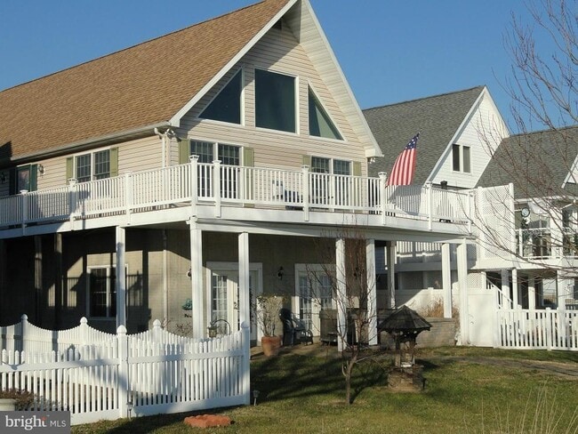 Building Photo - 1219 Bayside Rd