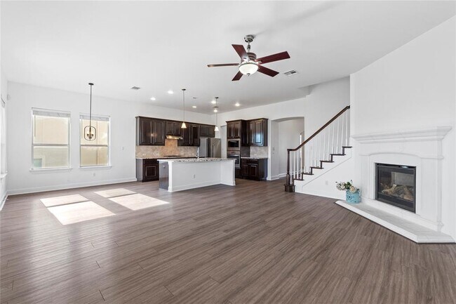 Building Photo - 4009 Benetton Way