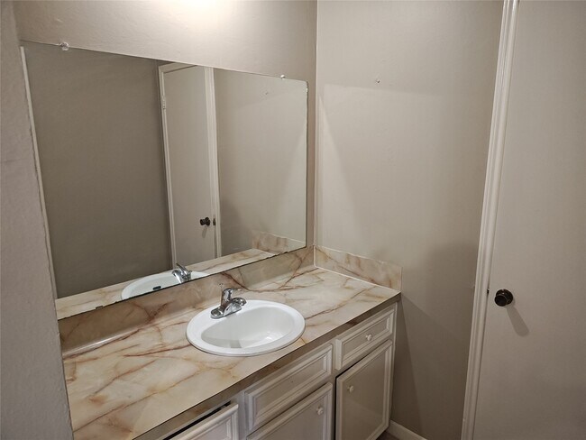 Building Photo - 11514 Meadow Ln