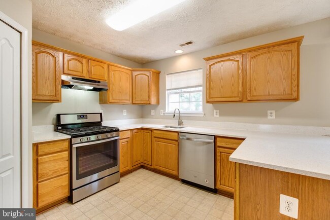 Building Photo - 3274 Halcyon Ct