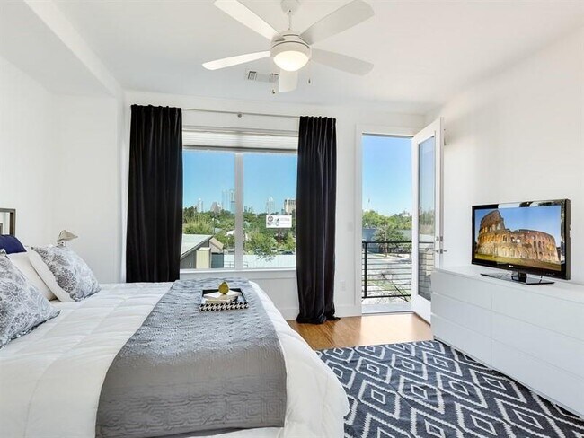 Building Photo - 1801 E 2nd St