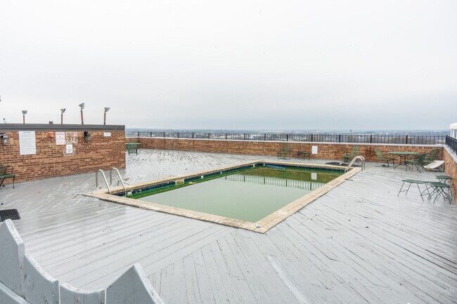 Building Photo - 355 S Broadway