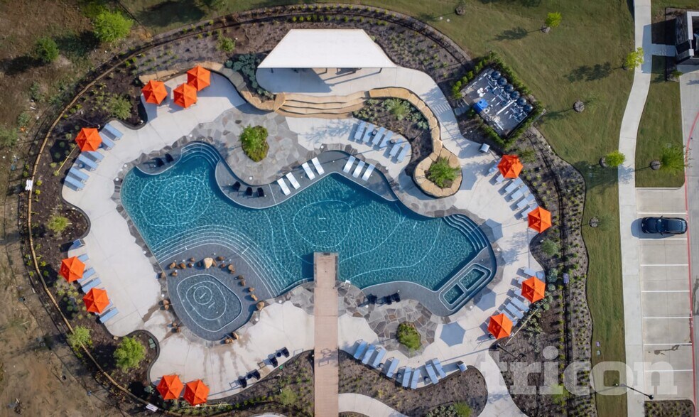 Building Photo - 8008 Brookhaven Dr