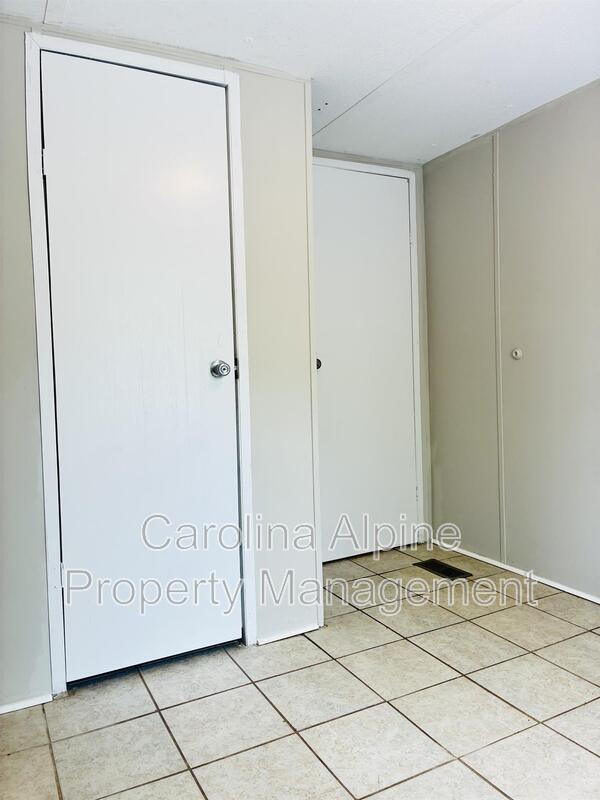 Building Photo - 143 Bluebird Ln