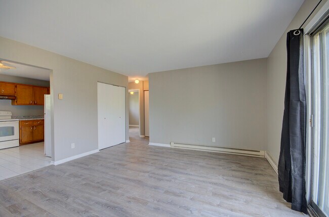 Building Photo - 24023 W Hazelcrest Dr