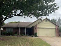 Building Photo - 4 bedroom - South Tulsa