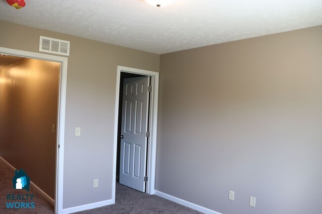 Building Photo - 805 Charleston St