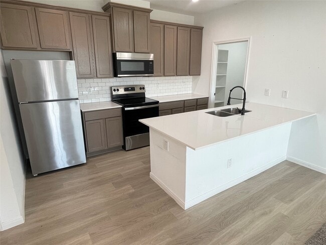 Building Photo - 2400 Nile Valley Rd