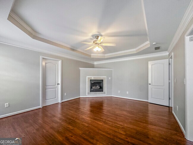 Building Photo - 806 Lilac Ln