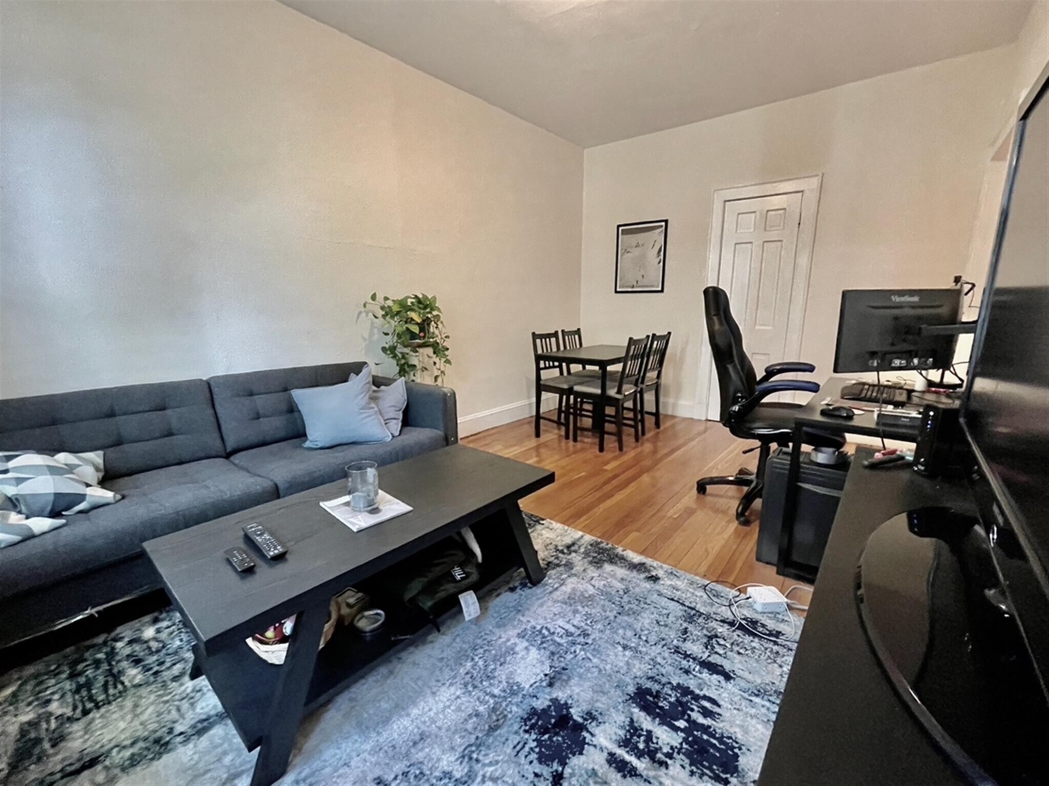 Building Photo - 71 Martin St