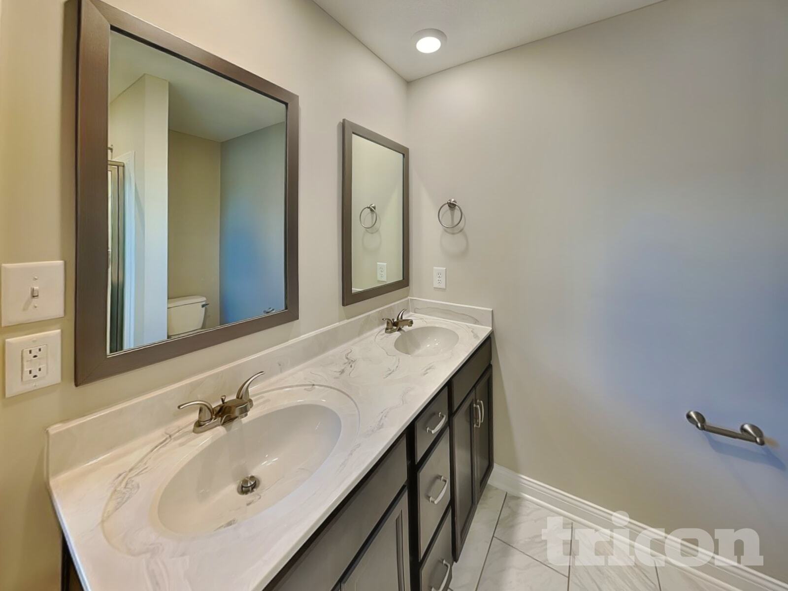 Building Photo - 1085 Dublin Dr