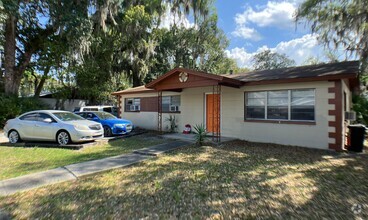 Building Photo - Lovely 3 Bedroom, 1 Bathroom House