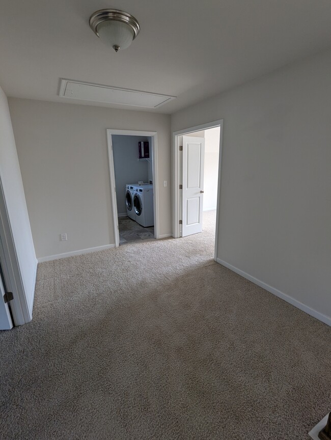 Building Photo - 205 Granito Dr