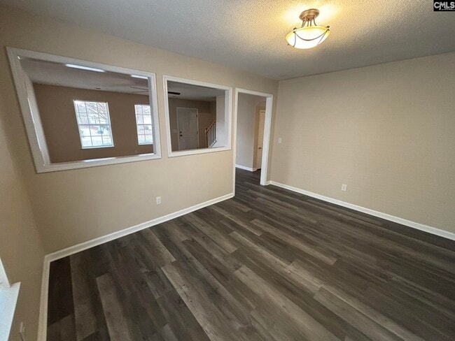 Building Photo - 107 Chapelwood Dr