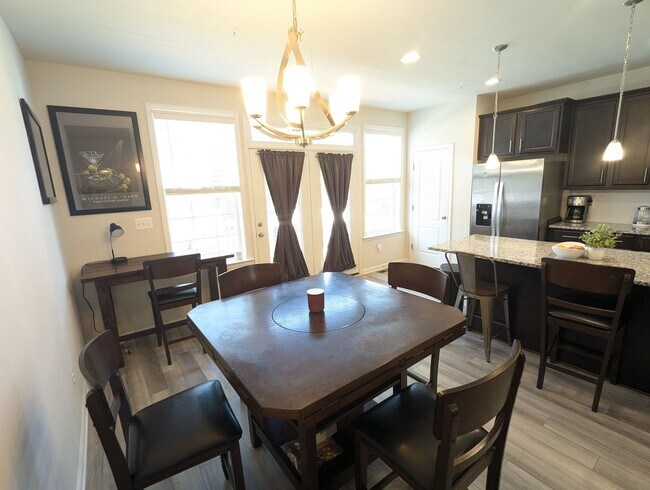 Building Photo - END UNIT newer build in ideal Frederick lo...