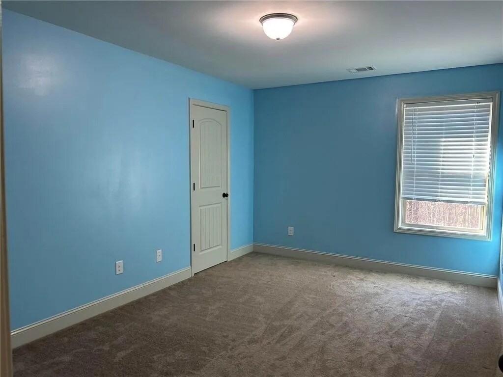 Building Photo - 698 Channel Ln