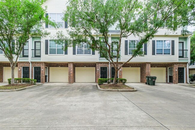 Building Photo - 9200 Westheimer Rd