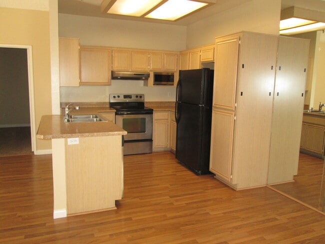 Primary Photo - Rancho Bernardo - The Summit Community - N...