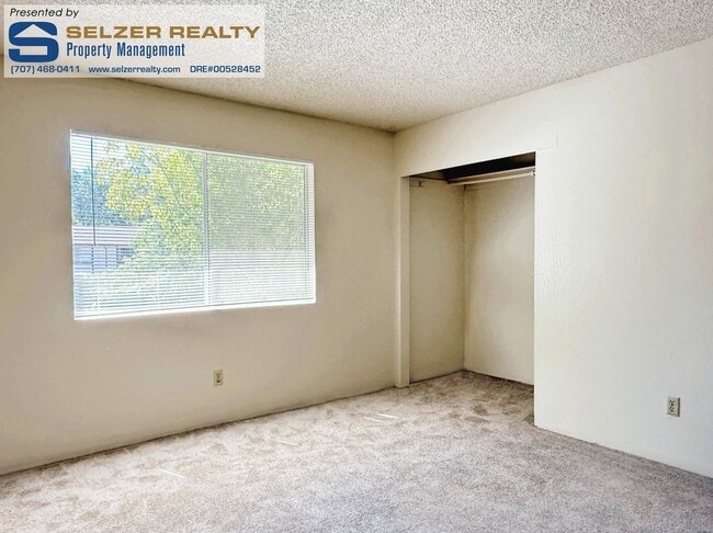 Building Photo - 385 El Rio Ct