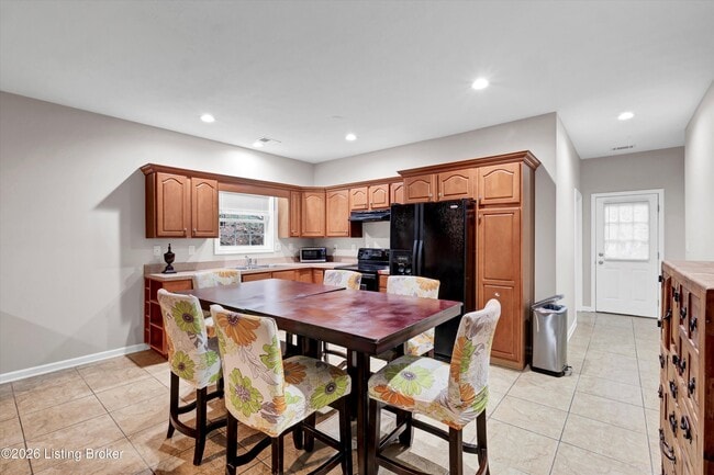 Building Photo - 2726 Brownsboro Rd