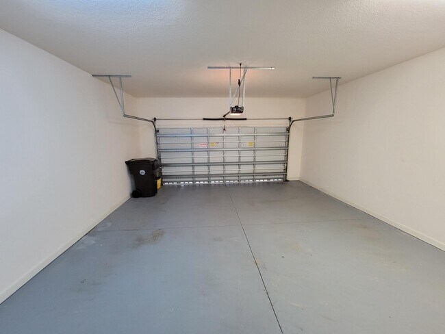 Building Photo - 685 Pacific Grove Dr
