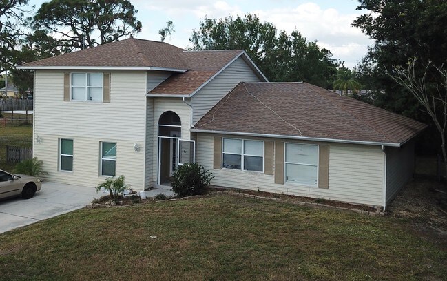 Primary Photo - 7261 Captiva Blvd