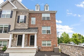 Building Photo - 615 Pony Ln