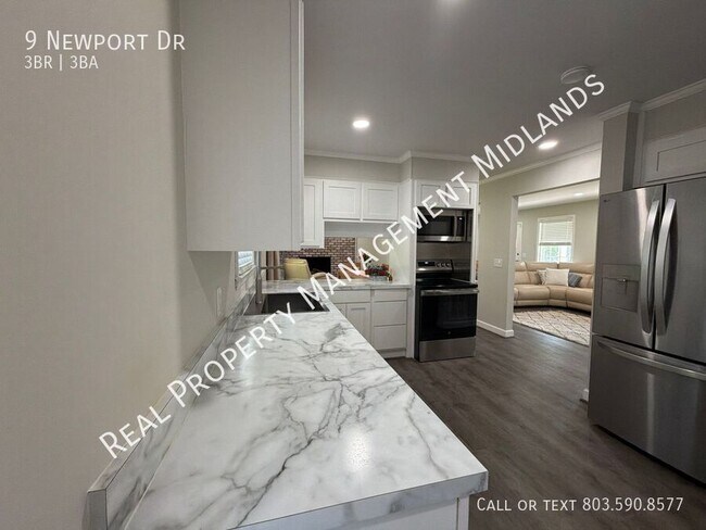 Building Photo - 9 Newport Dr