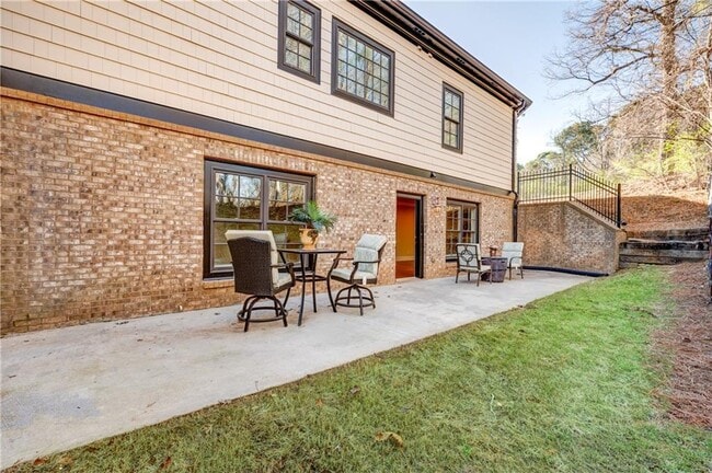 Building Photo - 1049 Highland Village Trail
