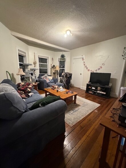 Building Photo - 133 Brook St