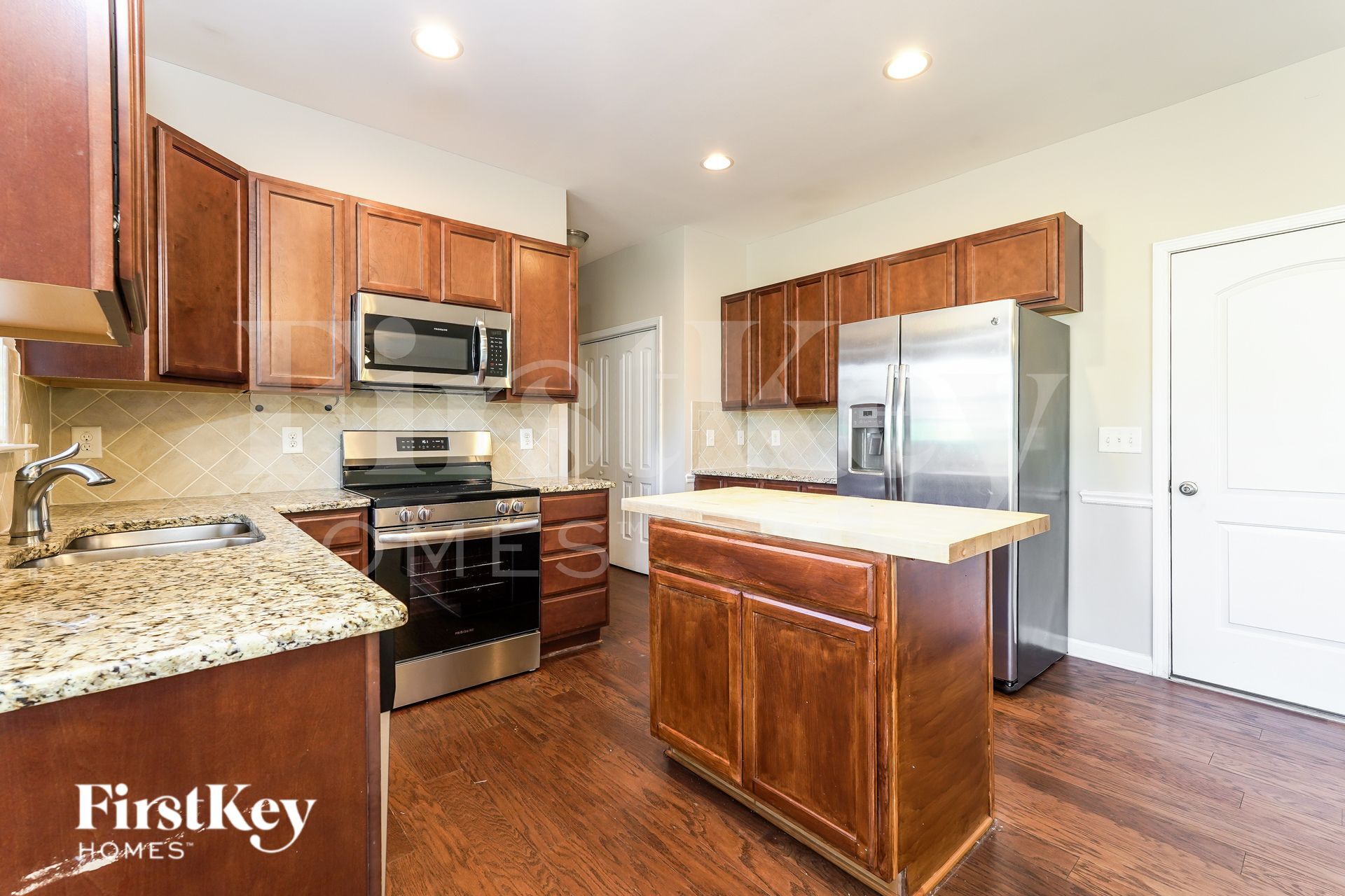 Building Photo - 101 Claystone Dr