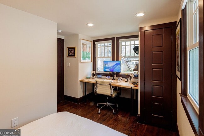 Building Photo - 1446 Metropolitan Ave SE