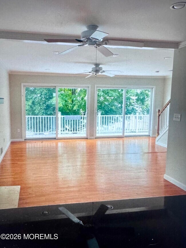 Building Photo - 1137 Woodmere Dr