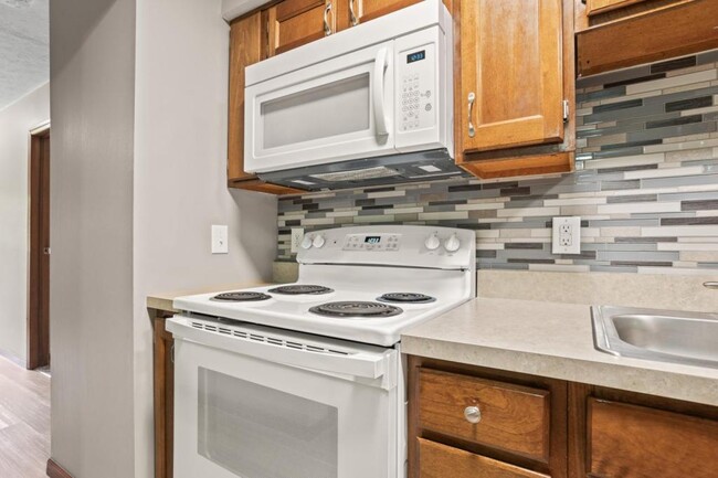 Building Photo - 3440 Lilac Ln