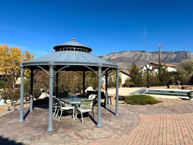 Building Photo - Move in Special Luxury 4 bedroom 4.5 bathr...